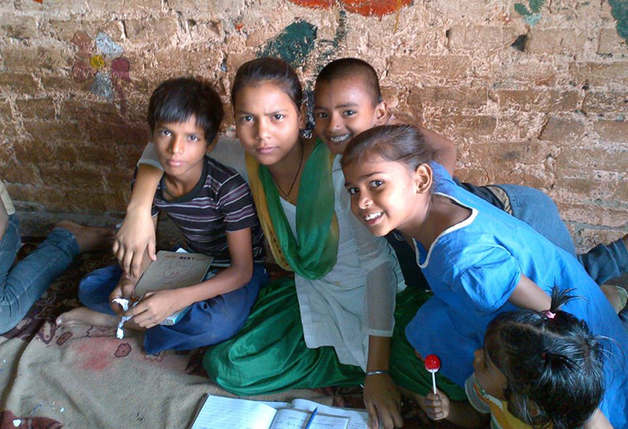 street children volunteer in India
