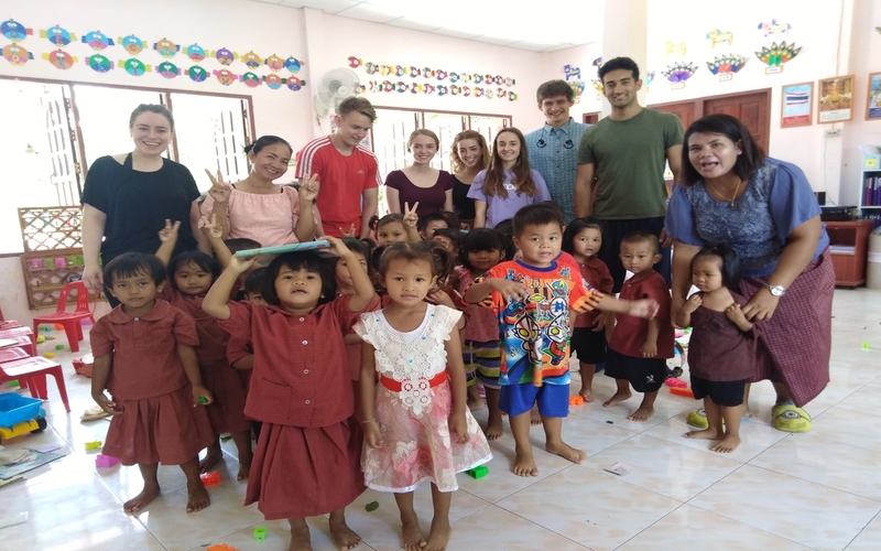 Volunteer with Children in Thailand